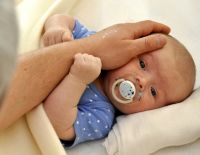 Принят закон о шести днях "отцовского" отпуска