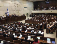 С нового года пособие по старости выросло на 43 шекеля, зарплаты чиновников и депутатов &ndash; на тысячи