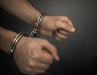 Прохожие отбили 11-летнюю девочку у похитителя прямо на улице в Петах-Тикве