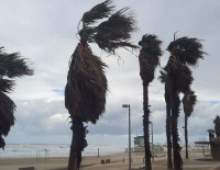 В Израиле зимний шторм: волны более 6 метров