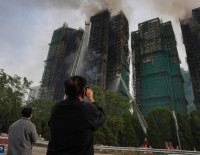 В Гонконге загорелось семь 31-этажных дома - множество погибших и пропавших без вести