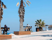 Новая мебель для отдыха на набережной Бар-Кохба в Ашкелоне