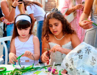 Школа искусств Ашкелона отпраздновала Шавуот на Пешеходной улице