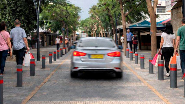 В Ашкелоне пешеходная улица открыта для автомобильного движения!