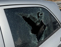 Полицейские Тель-Авива спасли маленькую девочку, оказавшуюся запертой в машине