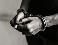 Предъявлены официальные обвинения педофилу из Хауары, заставлявшему 9-летних близнецов насиловать друг друга