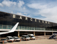В Барселоне в аэропорту родители бросили 10-летнего сына 