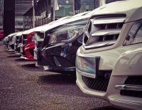 Кризис по-израильски: граждане расхватывают автомобили и электротовары