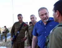 Либерман: Солдат не идет в бой в сопровождении адвоката