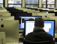 Полиция Израиля наймет 70 сотрудников для поиска критики в интернете