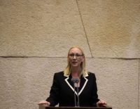 Новый депутат Кнессета от НДИ Юлия Малиновская принесла присягу