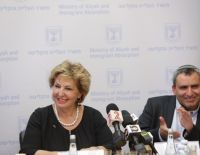 Софа Ландвер вступила в должность министра алии и абсорбции