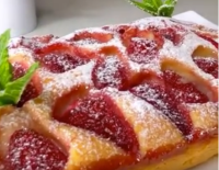 Ароматный пирог с клубникой - сказка посреди зимы