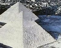 Египетские пирамиды впервые за 100 лет оказались под снегом