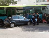 Автобус потерял управление, 16 человек получили лёгкие ранения