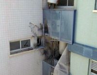 Осколок ракеты влетел в жилой дом (видео)