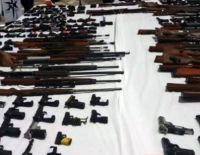 С таким арсеналом можно начинать войну!