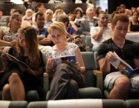 Студенты ждут начала нового учебного года