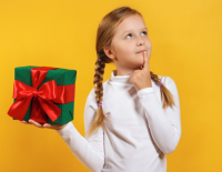 Какие подарки принято дарить воспитательницам детсадов в Израиле к концу года