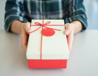 Новый израильский тренд: коробки-подарки к началу месячных у девочек