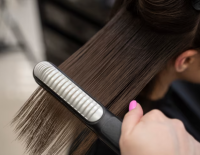 После процедуры выпрямления волос женщина попала в реанимацию