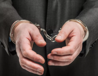 Раввин Изди оказался сексуальным преступником и мошенником