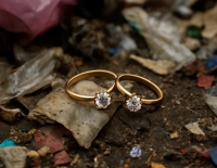 Жительница Беэр-Шевы случайно выкинула в мусор два кольца с бриллиантами: что было потом