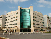 Осложнение домашних родов в воде: медики пытаются реанимировать новорожденного